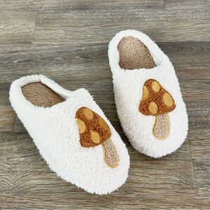 Mushroom Slippers Scuffs New